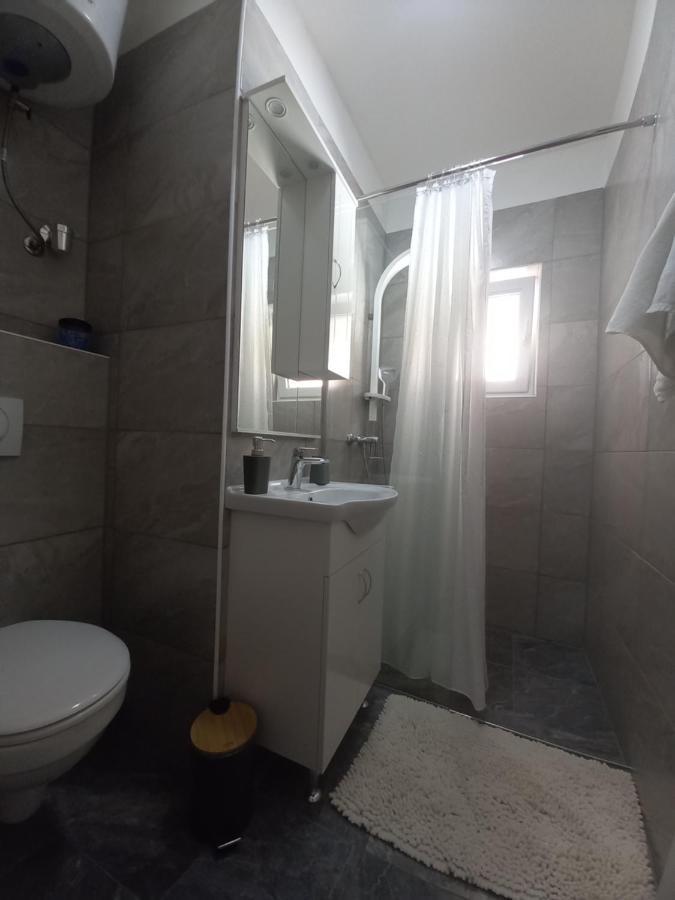 Апартаменти Apartman Maja Каштела Екстер'єр фото